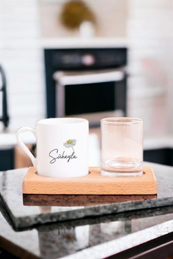 Kişiye Özel Papatya Tasarımlı İsimli Ahşap Sunumlu Türk Kahvesi Fincanı