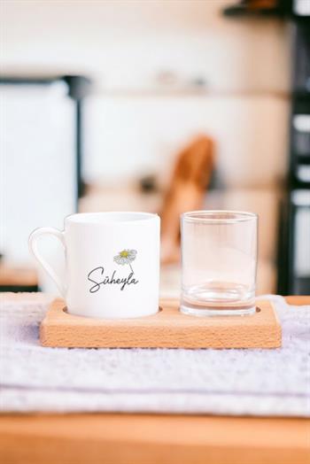 Kişiye Özel Papatya Tasarımlı İsimli Ahşap Sunumlu Türk Kahvesi Fincanı