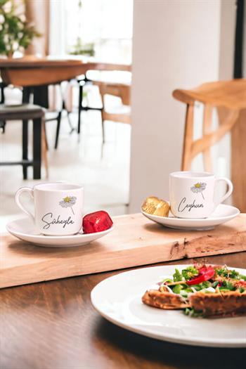 Kişiye Özel Papatya Tasarımlı İsimli İkili Porselen Türk Kahvesi Fincanı