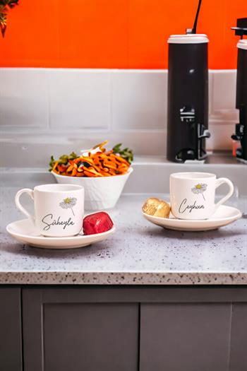 Kişiye Özel Papatya Tasarımlı İsimli İkili Porselen Türk Kahvesi Fincanı