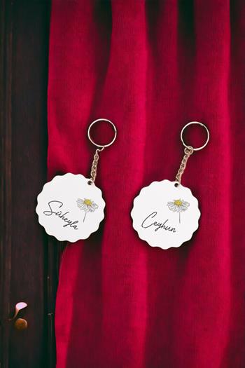 Kişiye Özel Papatya Tasarımlı İsimli İkili Anahtarlık