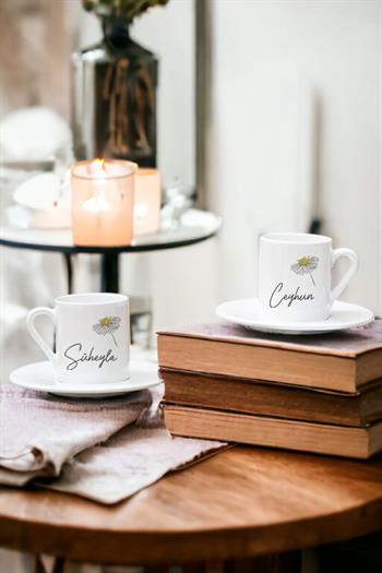 Kişiye Özel Papatya Tasarımlı İsimli İkili Beyaz Türk Kahvesi Fincanı