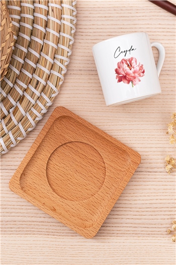 Kişiye Özel Pembe Çiçekli İsme Özel Ahşap Altlıklı Türk Kahvesi Fincanı