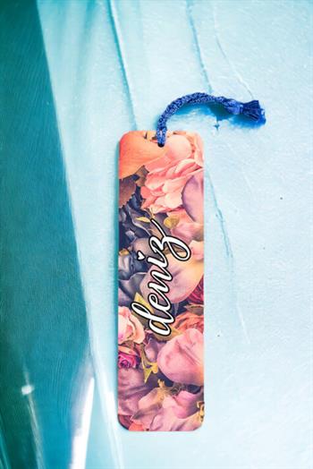 Kurumuş Çiçek Arka Planlı İsimli Metal Kitap Ayracı