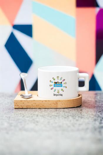 Okul Öncesi Öğretmenine Hediye Ahşap Altlıklı Fincan