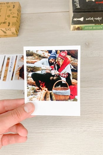 Polaroid Fotoğraflı İpli ve Mandallı Ahşap Duvar Fotoğraf Anı Çerçevesi 