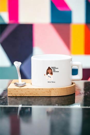 Rahatım Bozulmasın Diye Aşık Olmuyorum Ahşap Altlıklı Fincan