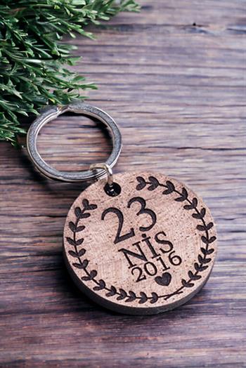 Yıldönümü Hediyesi Tarihli Lazer Kesim Ahşap Anahtarlık