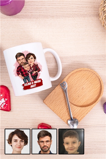 Üç Kişilik Aileye İlginç Hediye Karikatürlü Ahşap Altlıklı Beyaz Kupa Bardak