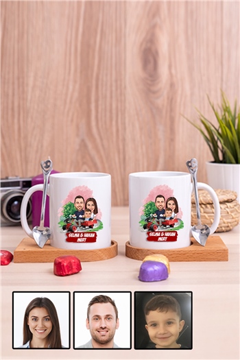 Üç Kişilik Aileye Özel Karikatürlü İkili Ahşap Altlıklı Beyaz Kupa Bardak