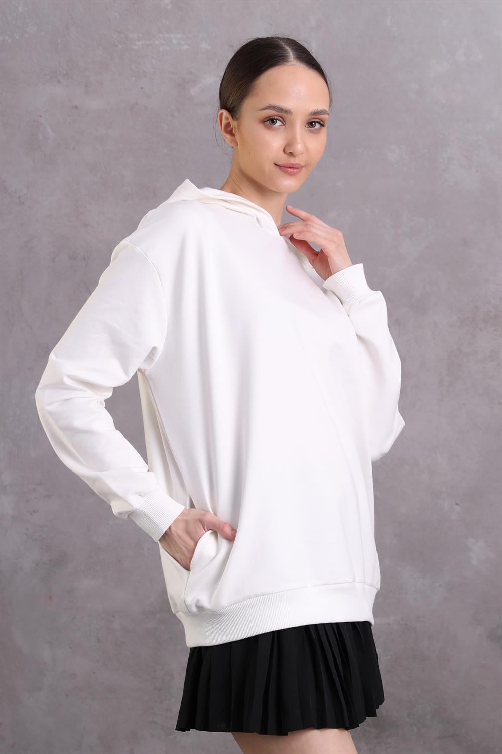 Kadın Kapüşonlu Yandan Cepli Uzun Kollu Oversize Sweatshirt 