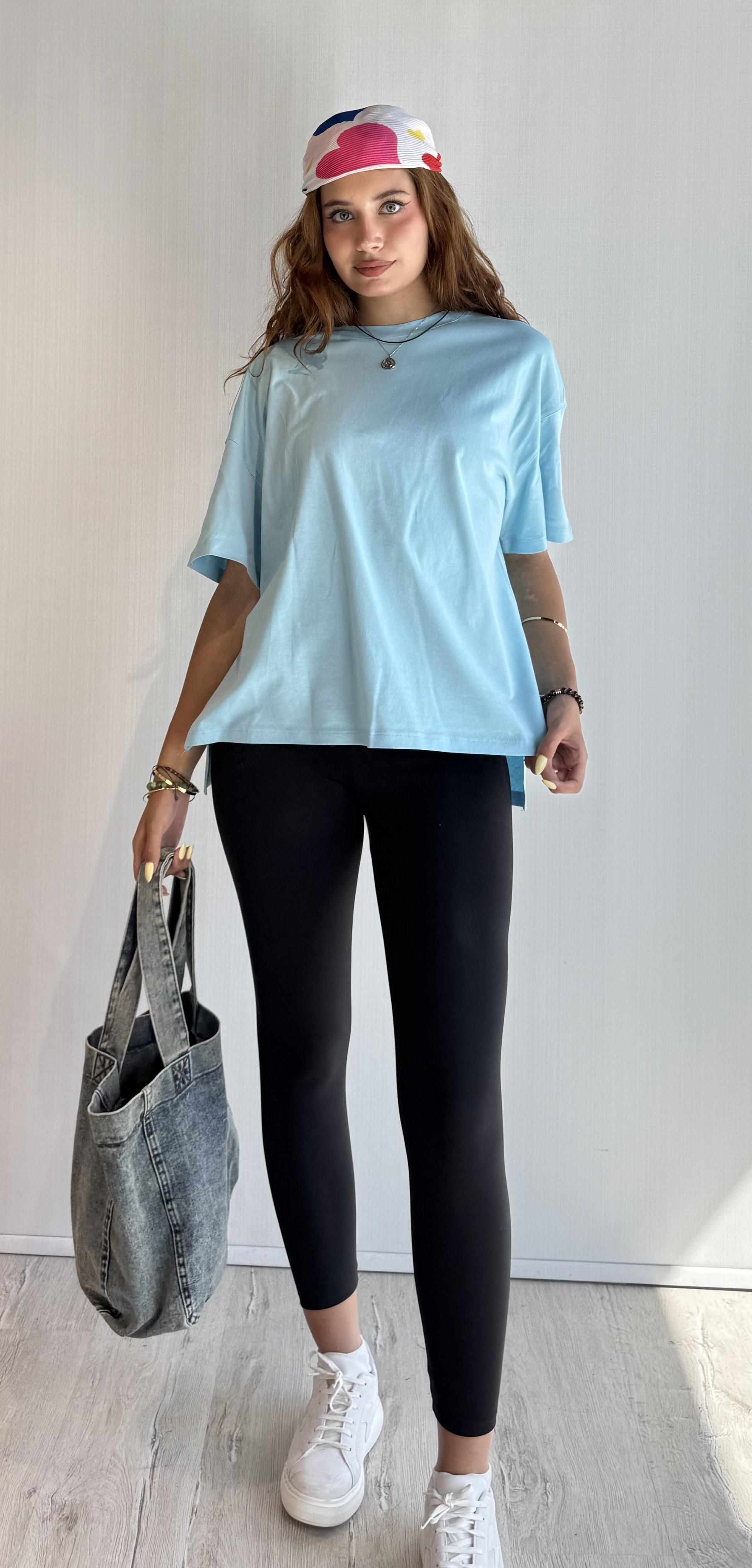 Kadın Bisiklet Yaka Kısa Kollu Oversize Basic Gök Mavisi Tişört 