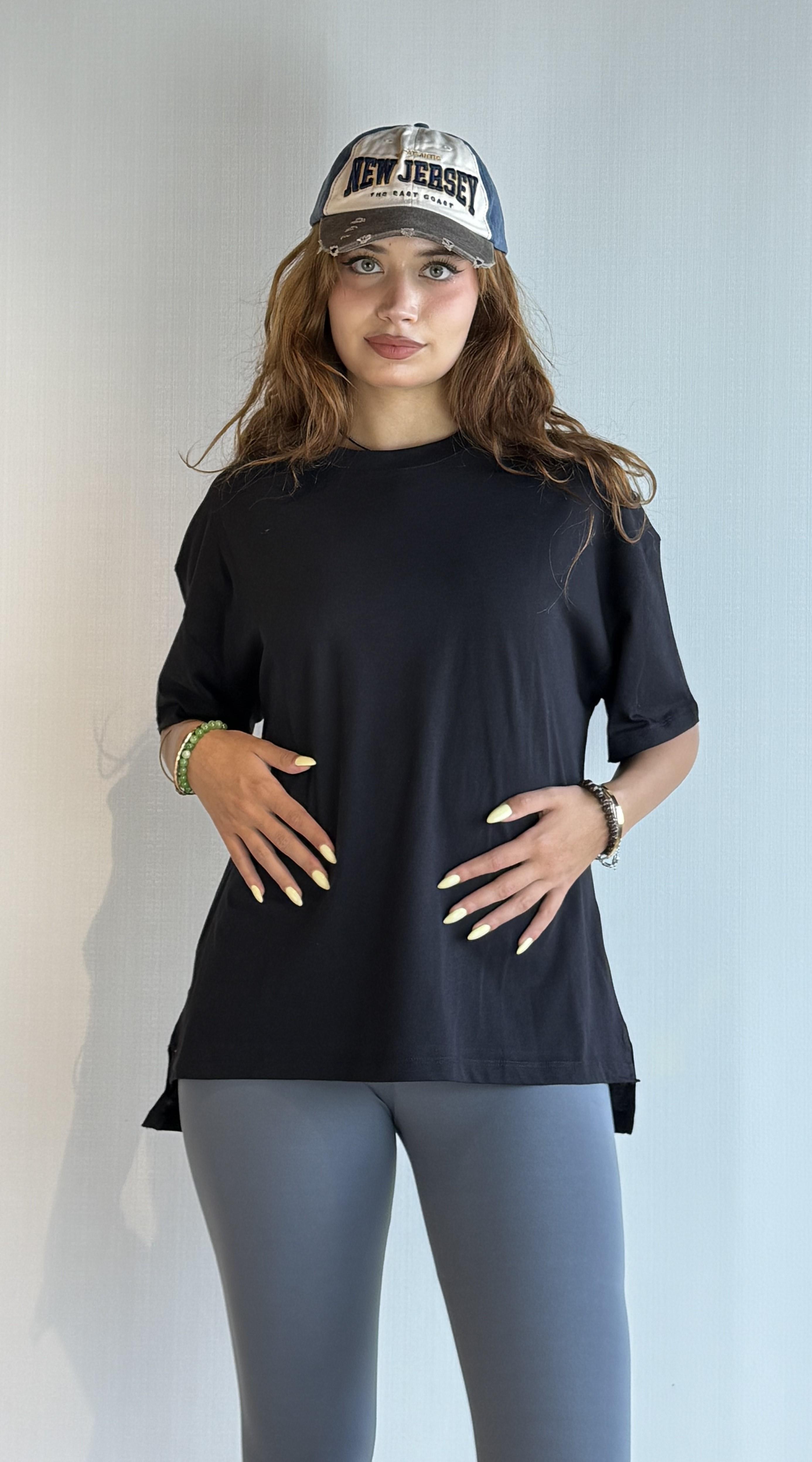 Kadın Bisiklet Yaka Kısa Kollu Oversize Basic Siyah Tişört 