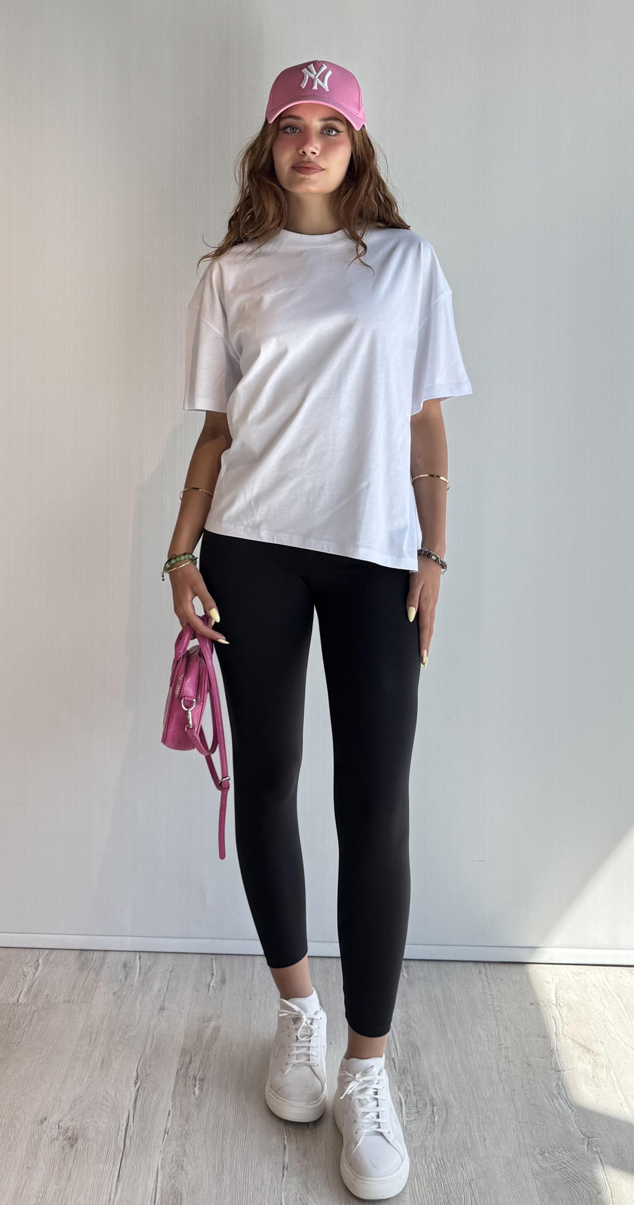 Kadın Bisiklet Yaka Pamuklu Oversize Düz Basic Beyaz Tişört