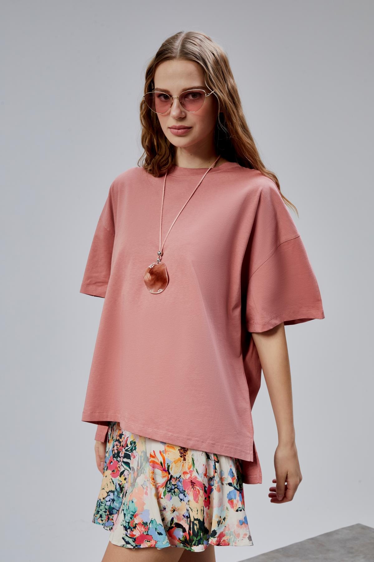 Kadın Bisiklet Yaka Pamuklu Oversize Düz Basic Pudra Tişört 