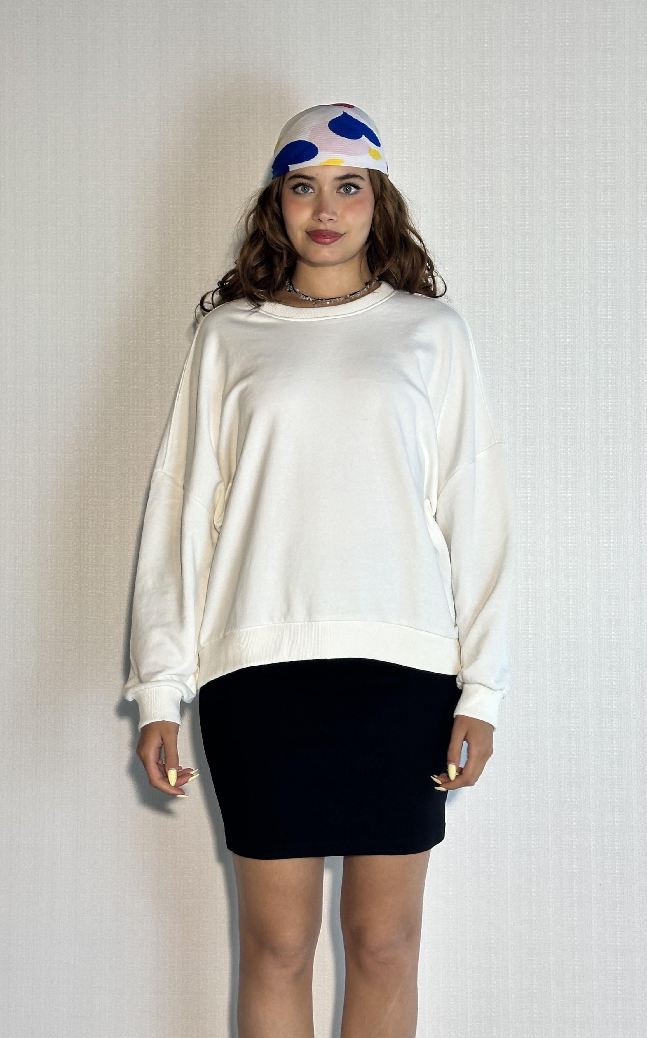 Kadın Bisiklet Yaka Üç İplikli Uzun Kollu  Oversize Basic Ekru Sweatshirt 