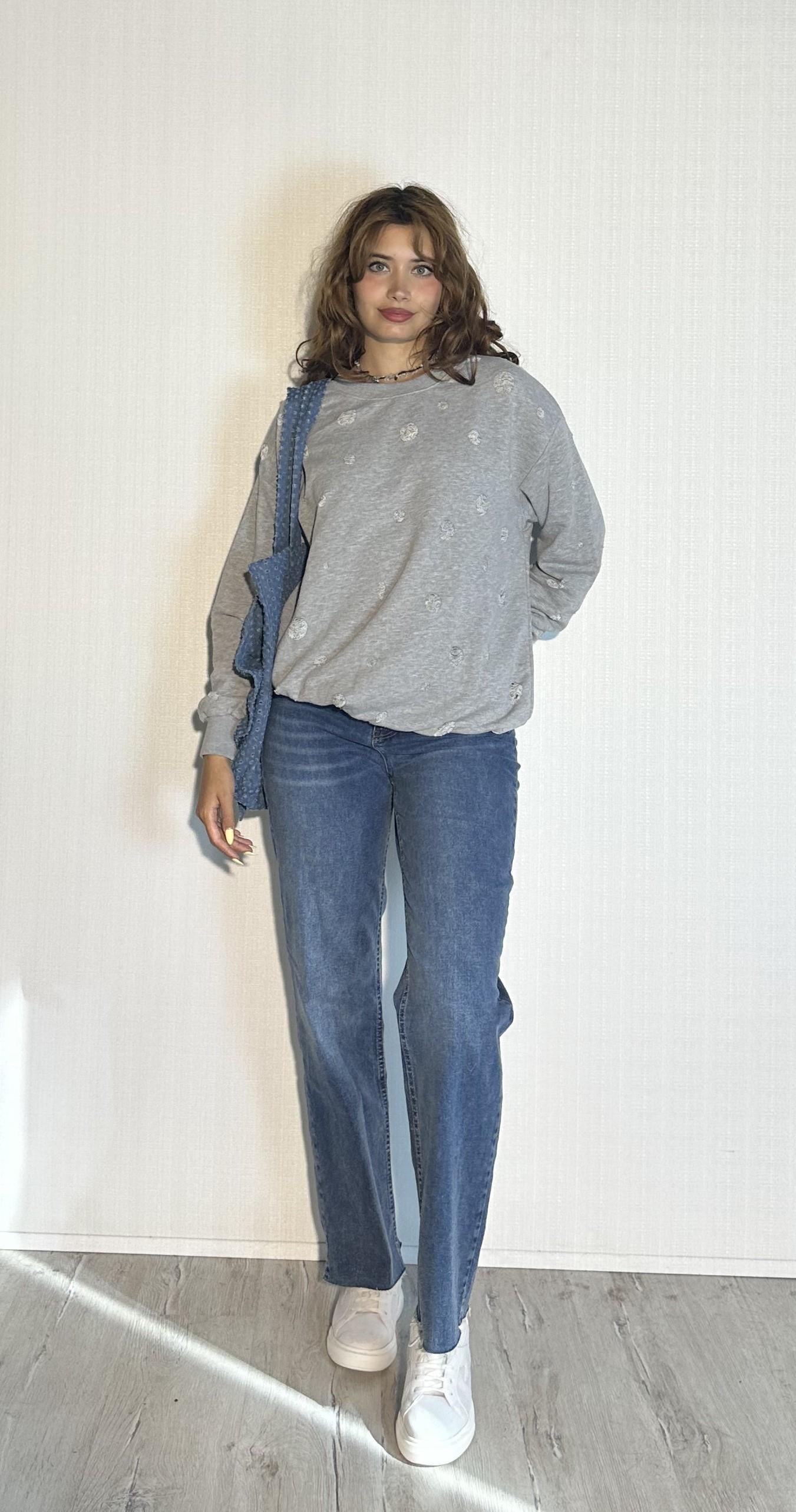 Kadın Bisiklet Yaka Yırtık Detaylı Oversize Uzun Kollu Gri Sweatshirt 
