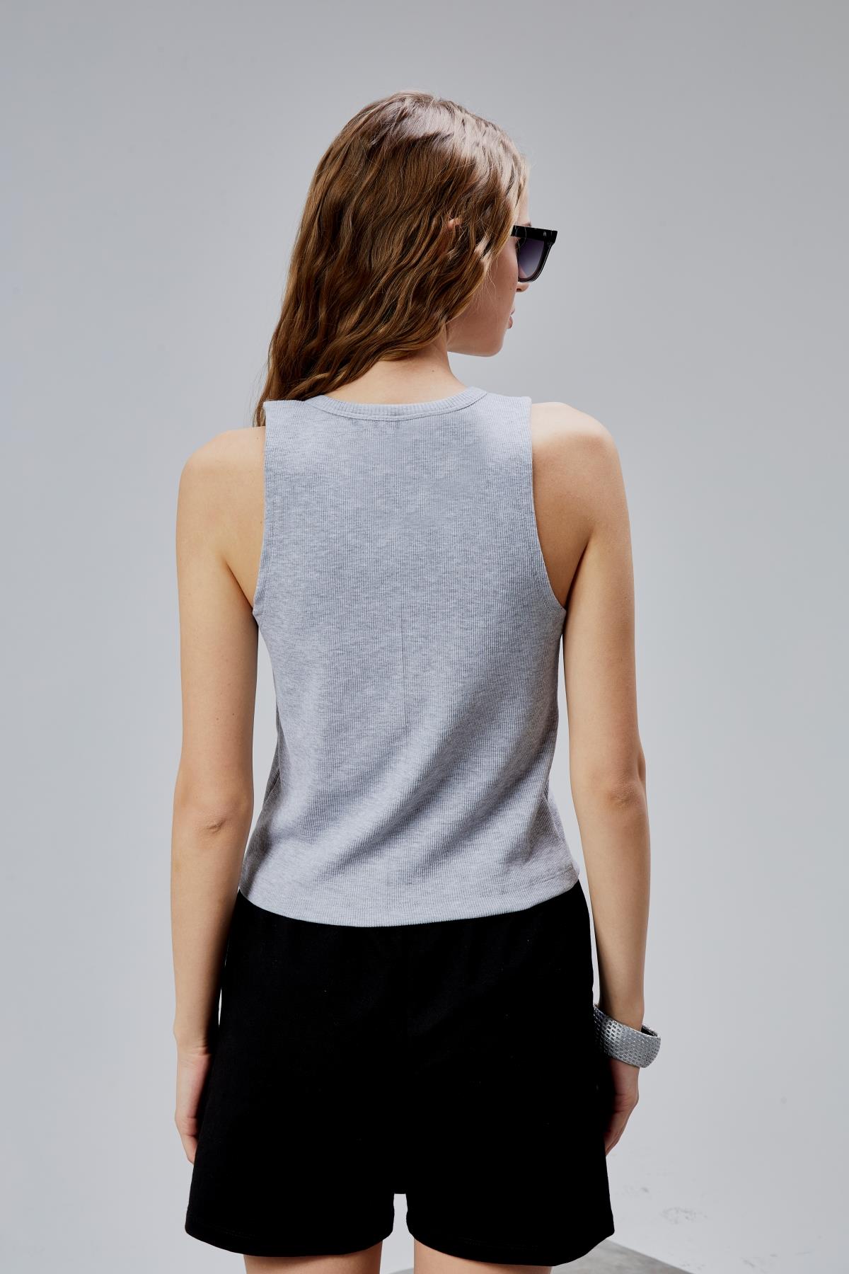 Kadın Halter Yaka Kolsuz Gri Basic Crop Bluz