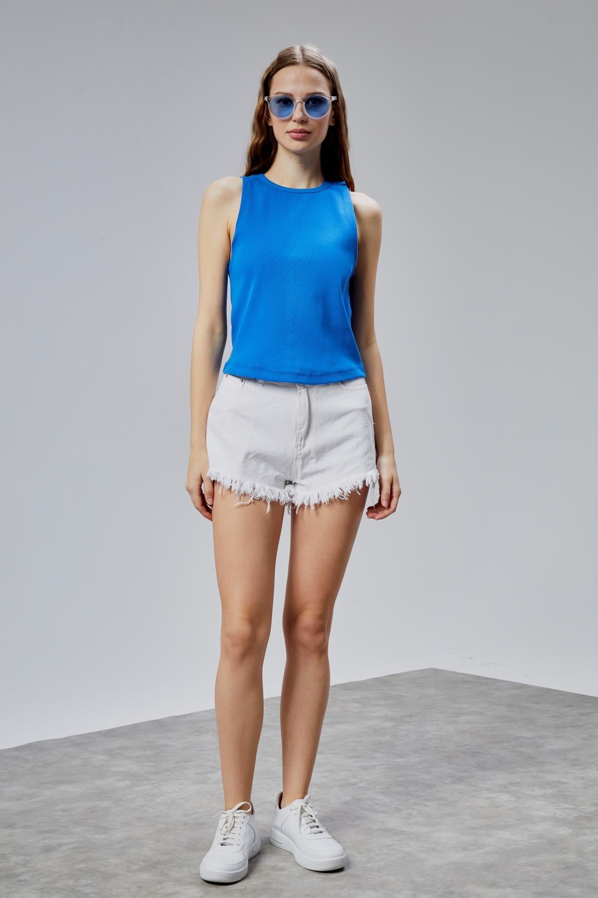 Kadın Halter Yaka Kolsuz Saks Mavisi Basic Crop Bluz