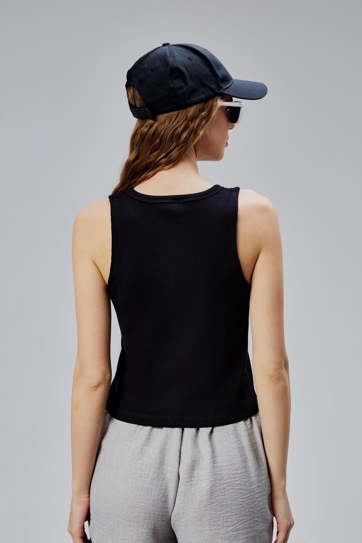 Kadın Halter Yaka Kolsuz Siyah Basic Crop Bluz