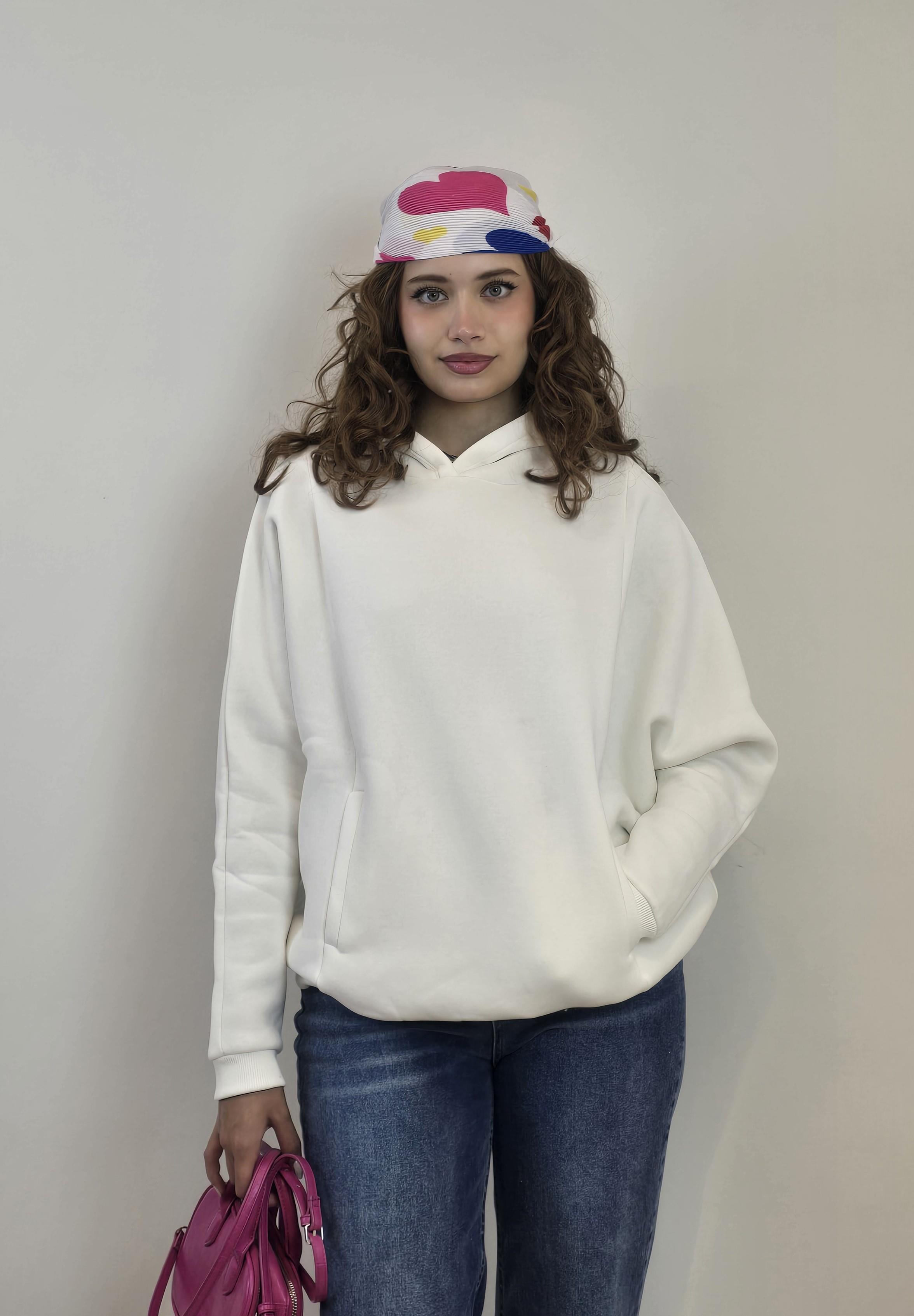 Kadın Kapüşonlu Kanguru Cepli Uzun Kol Oversize Beyaz Sweatshirt