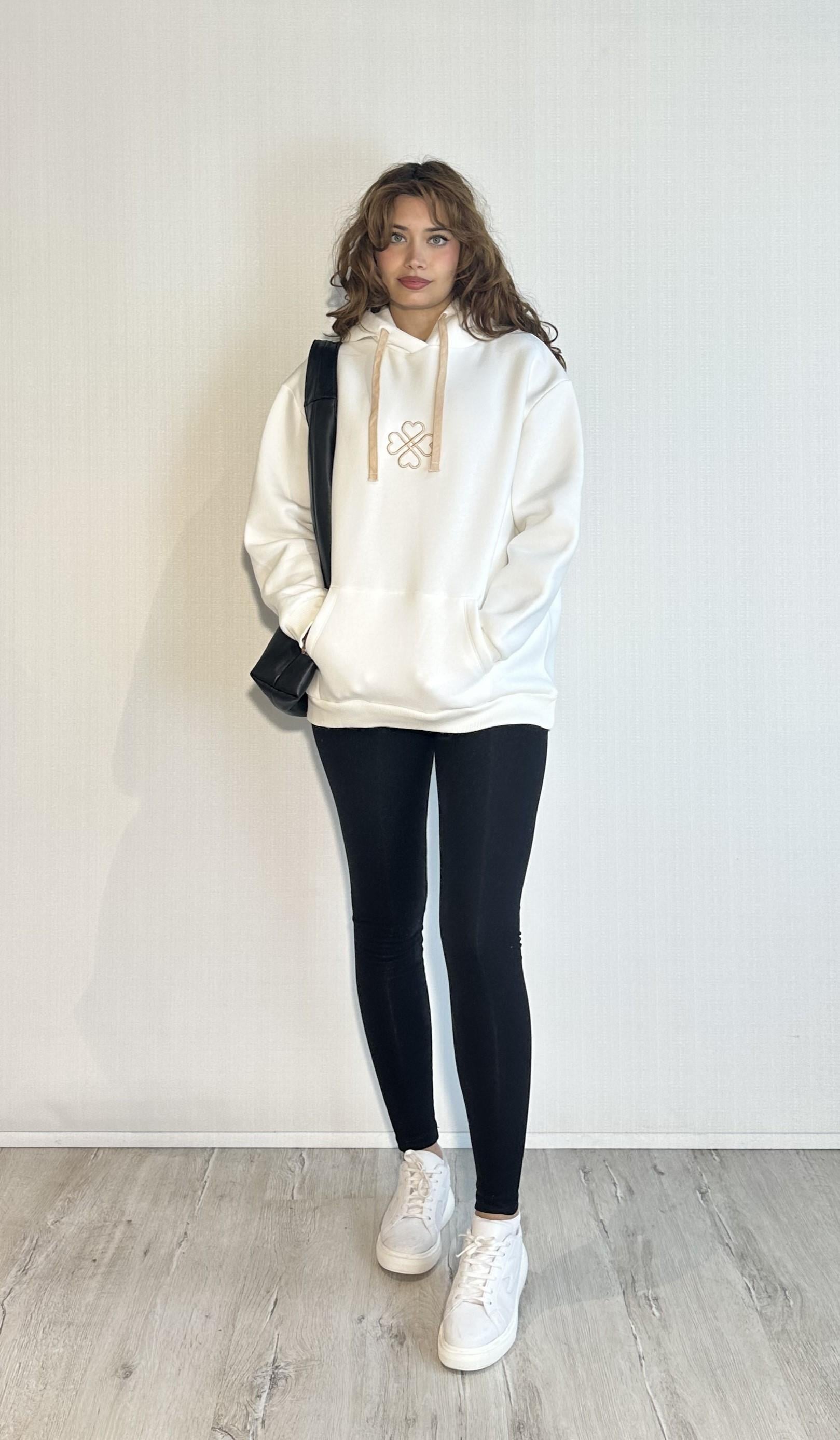 Kadın Kapüşonlu Nakış Baskı Detaylı Kanguru Cepli Uzun Kol Oversize Ekru Sweatshirt