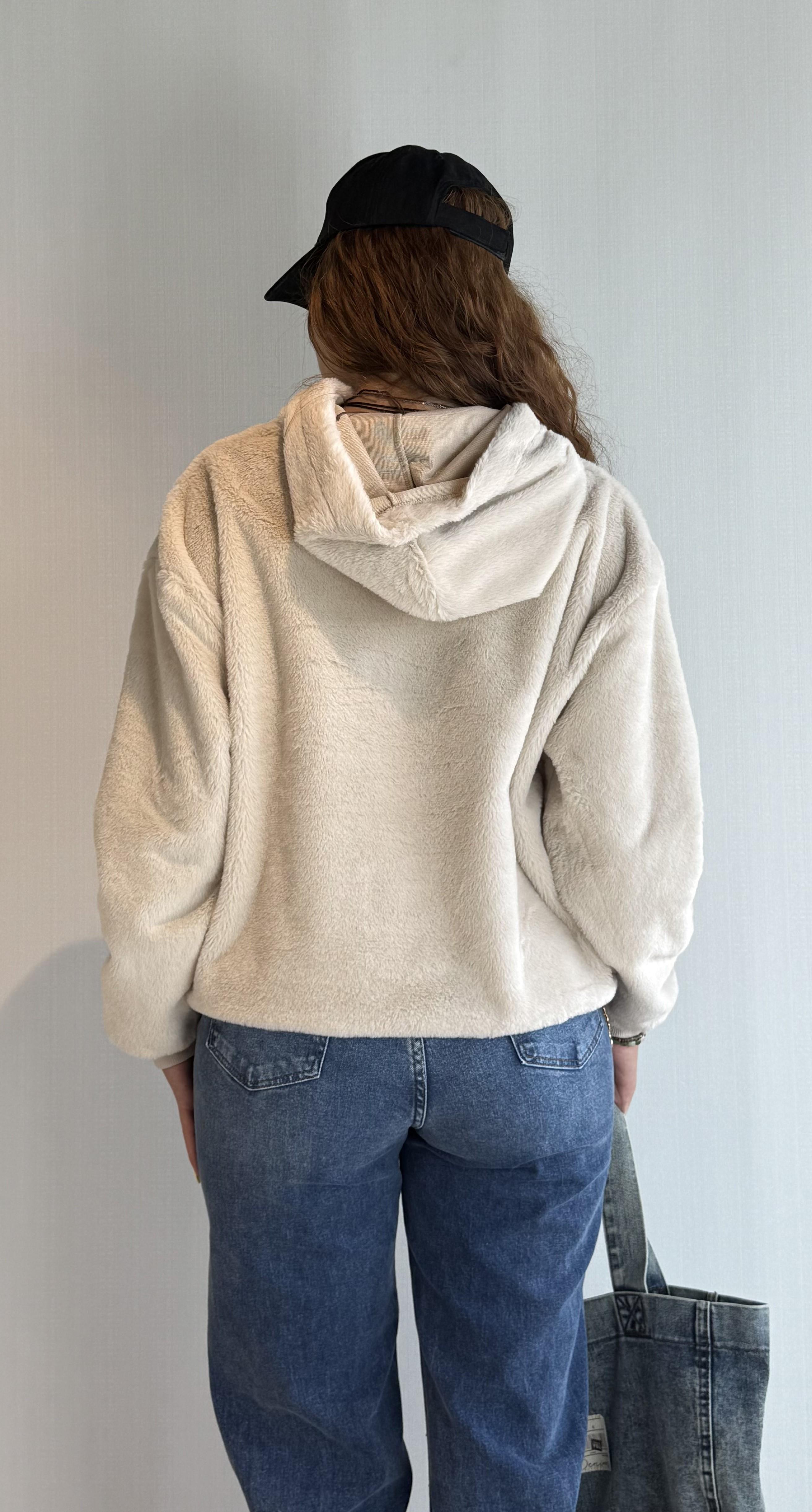 Kadın Kapüşonlu Oversize Bej Peluş Sweathirt