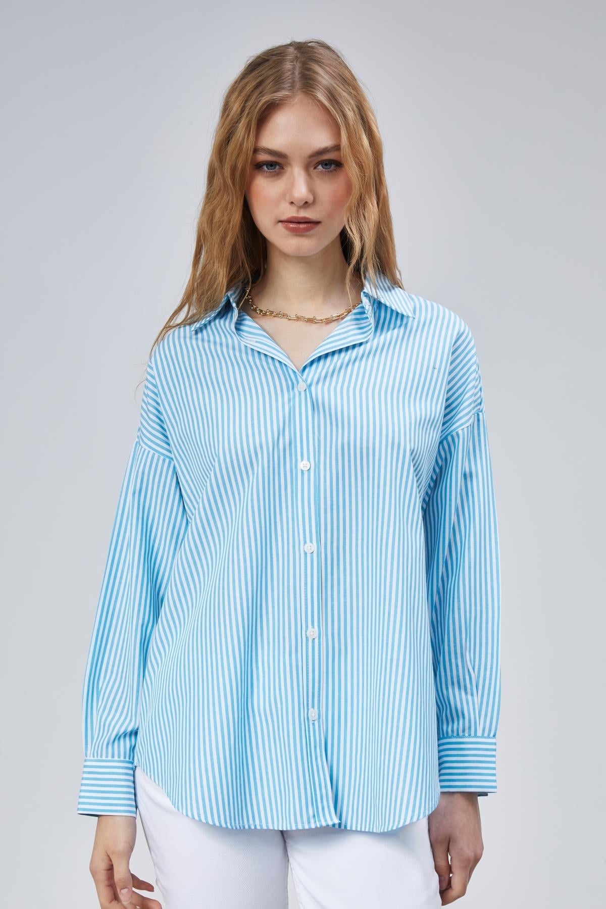 Kadın Oversize Uzun Kollu Pamuklu Mavi Çizgili Gömlek 