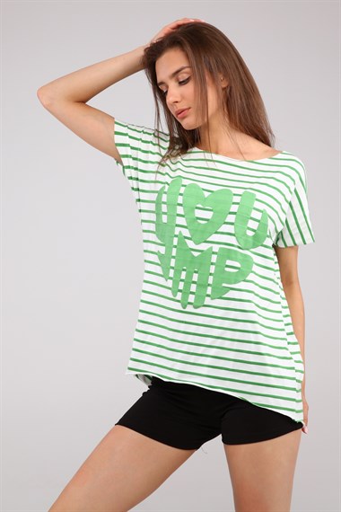 Kadın Geniş Yaka Kabartma Baskı Detaylı Çizgili Oversize Tişört 