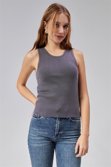 Kadın Yuvarlak Yaka Sıfır Kol Triko Bluz 