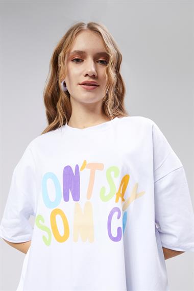 Kadın Bisiklet Yaka Baskılı Kısa Kollu Oversize Beyaz Tişört 