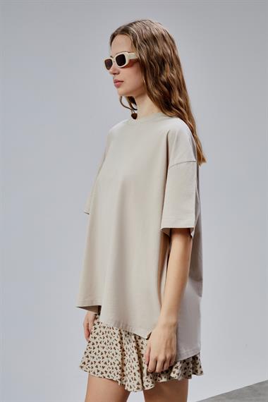 Kadın Bisiklet Yaka Pamuklu Oversize Düz Basic Bej Tişört 