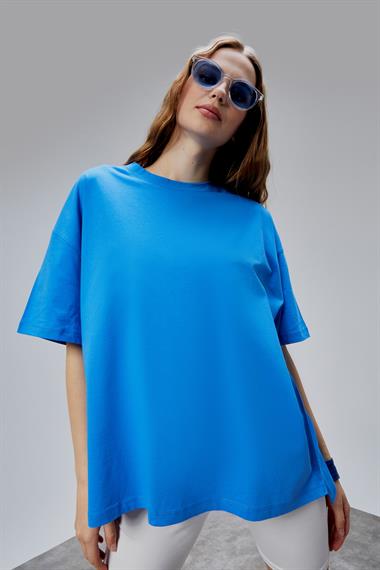 Kadın Bisiklet Yaka Pamuklu Oversize Düz Basic Saks Mavisi Tişört 