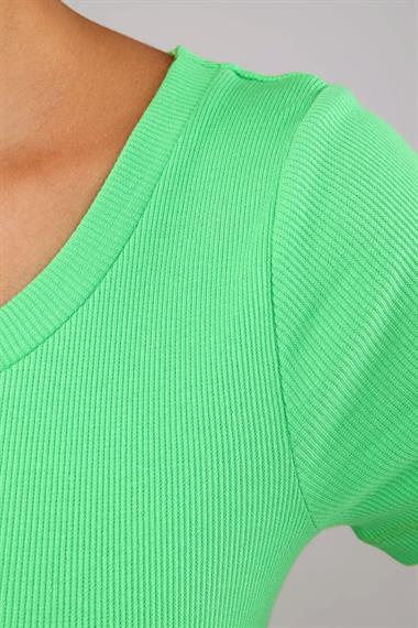 Kadın Bisiklet Yaka Vücuda Oturan Fitilli Esnek Yeşil Crop Top Tişört