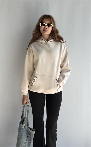 Kadın Kapüşonlu Kanguru Cepli Nakış Baskı Detaylı Uzun Kol Oversize Kutup Beyaz Sweatshirt