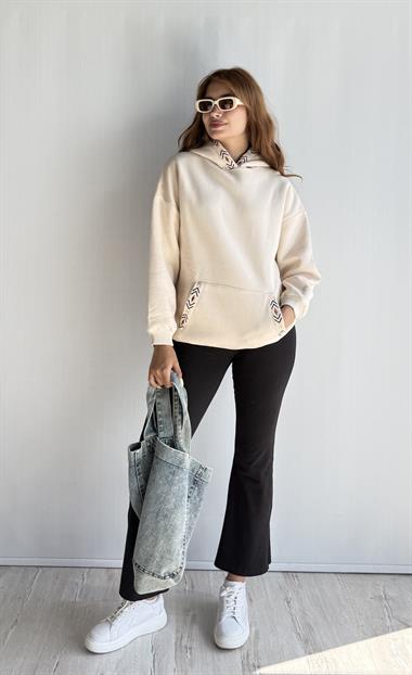 Kadın Kapüşonlu Kanguru Cepli Nakış Baskı Detaylı Uzun Kol Oversize Kutup Beyaz Sweatshirt