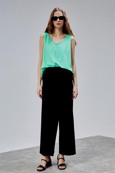 Kadın Lastikli Yüksek Belden Bağlamalı Geniş Paça Siyah Pantolon 