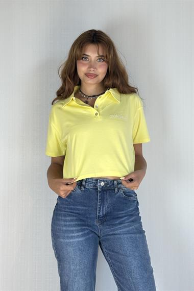Kadın Polo Yaka Baskı Detaylı Kısa Kollu Crop Sarı Tişört 
