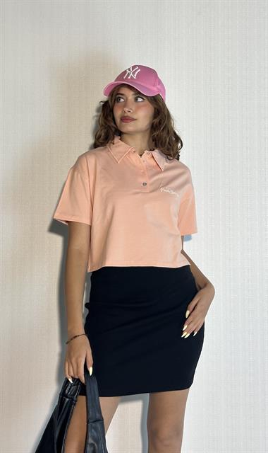Kadın Polo Yaka Baskı Detaylı Kısa Kollu Crop Gül Kurusu Tişört 