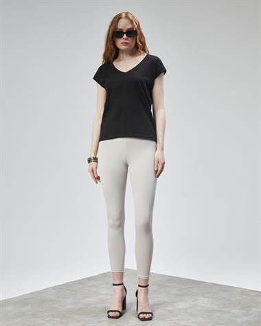 Kadın V Yaka Kısa Kol Düz Basic Siyah Tişört