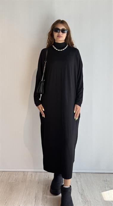 Kadın Yarım Balıkçı Yaka Uzun Kol Oversize Midi Boy Siyah Elbise 