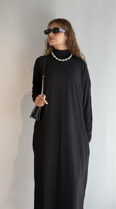 Kadın Yarım Balıkçı Yaka Uzun Kol Oversize Midi Boy Siyah Elbise 