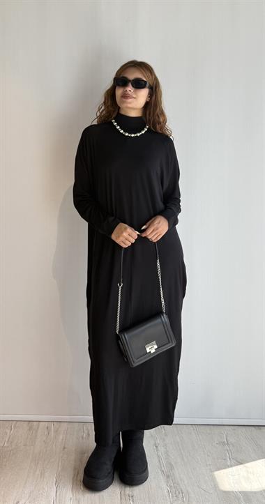 Kadın Yarım Balıkçı Yaka Uzun Kol Oversize Midi Boy Siyah Elbise 