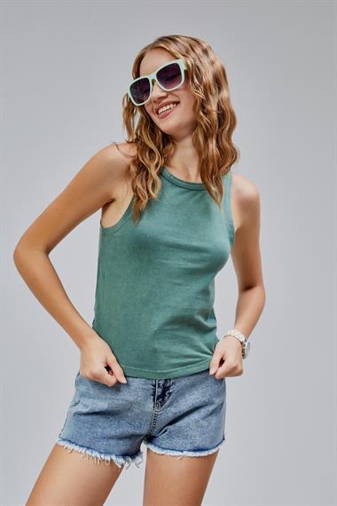 Kadın Yuvarlak Yaka Yıkamalı Sıfır Kol Yeşil Triko Bluz 