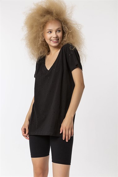 Kadın V Yaka Lazer Kesim Detaylı Kısa Kollu Oversize Tişört 