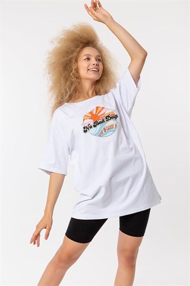 Kadın Bisiklet Yaka Baskılı Kısa Kollu Oversize Tişört 