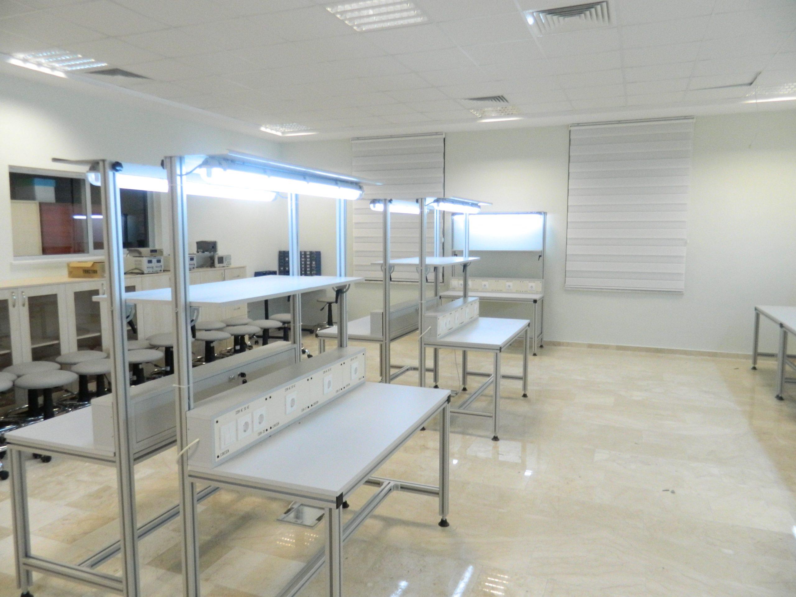 COK-003 Enerji Üniteli Laboratuvar Masası