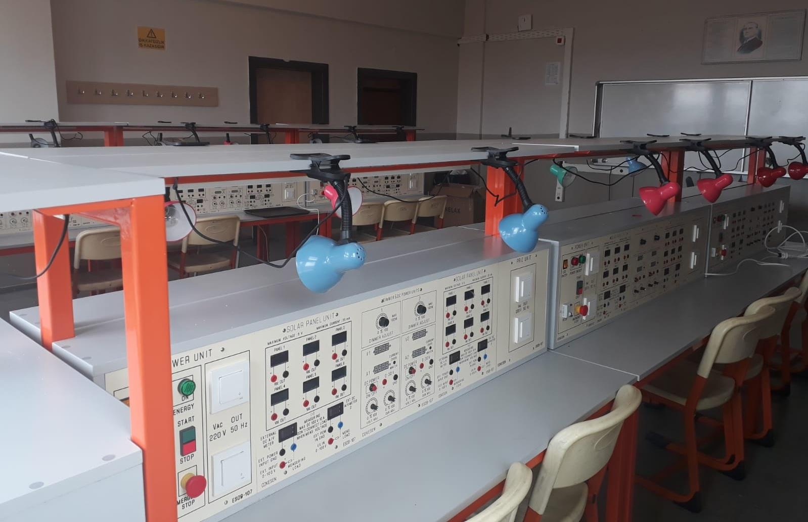 COK-007 Güneş Panelli Enerji Üniteli Laboratuvar Masası