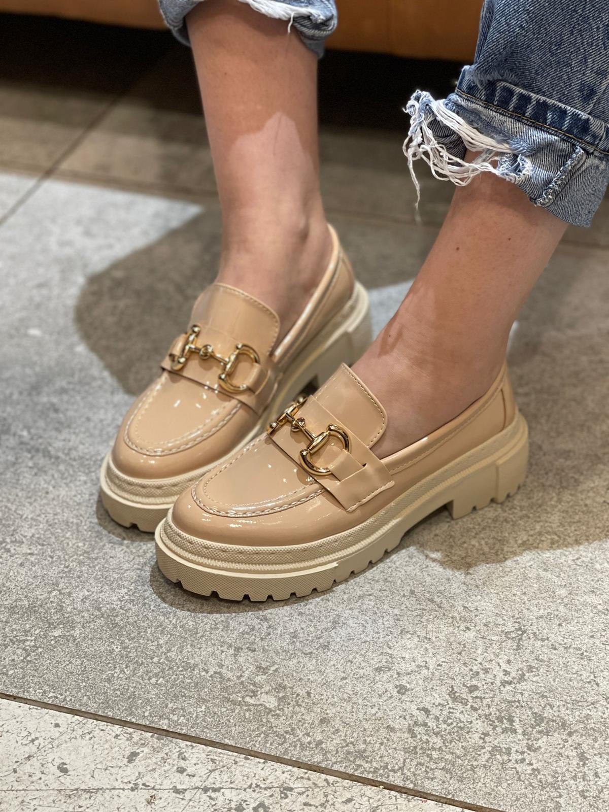 BabetFRANK NUDE RUGAN MALZEMELİ ALTIN AKSESUAR TOKALI KADIN LOAFER