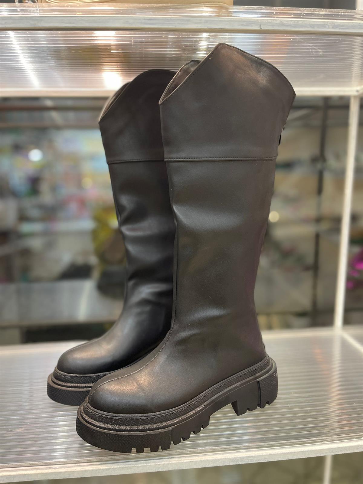 BOTKubra ShoesDEXTER VELEV BOT